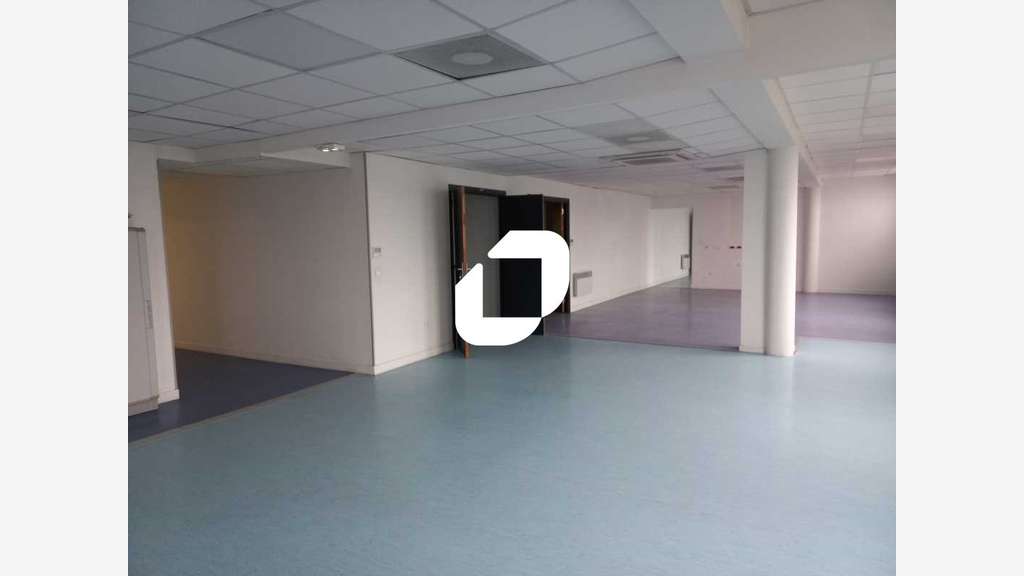 A louer Bureaux 2748m² Loos
