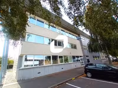A louer Bureaux 333m² Loos