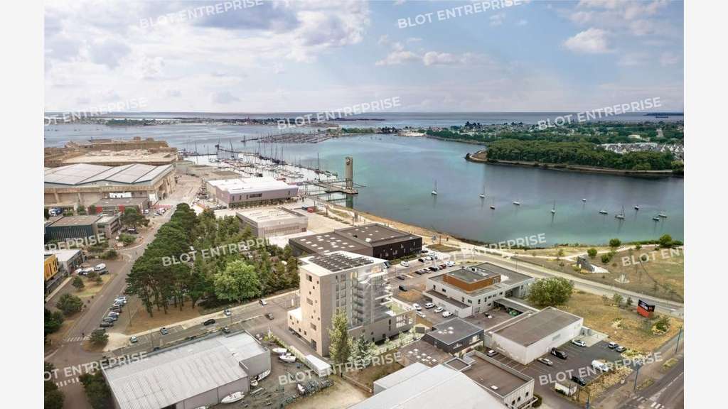 Bureaux neufs 145m² à louer à Lorient La Base  