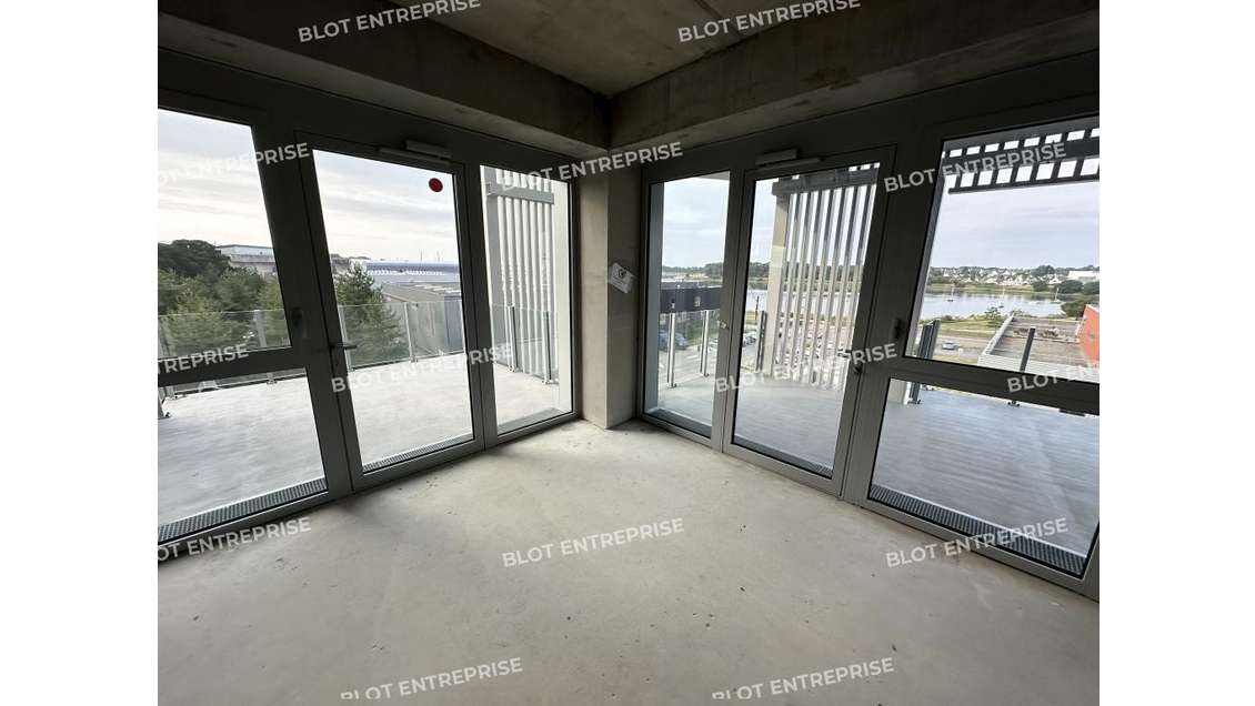 Bureaux neufs 145m² à louer à Lorient La Base  