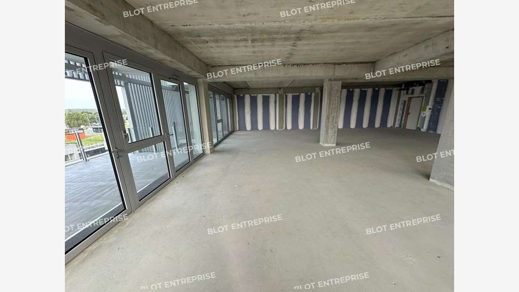 Bureaux neufs 145m² à louer à Lorient La Base  