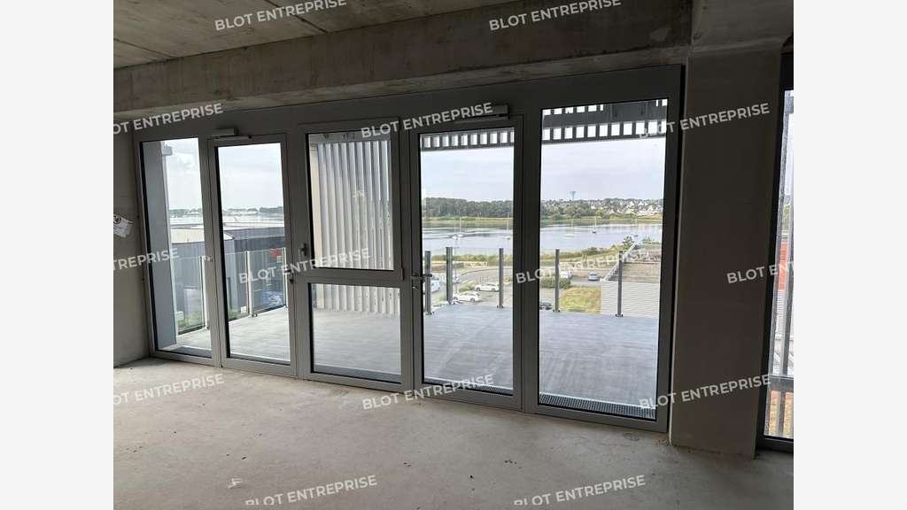 Bureaux neufs 145m² à louer à Lorient La Base  