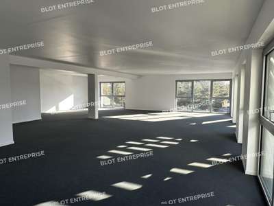 Location bureaux neufs 135m² à Lorient La Base