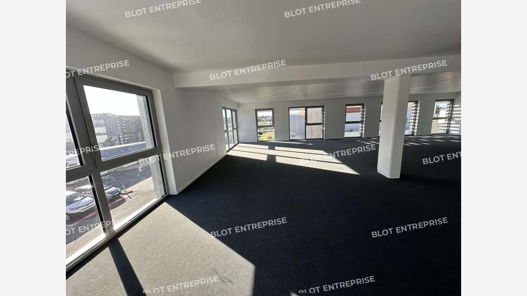 Location bureaux neufs 135m² à Lorient La Base