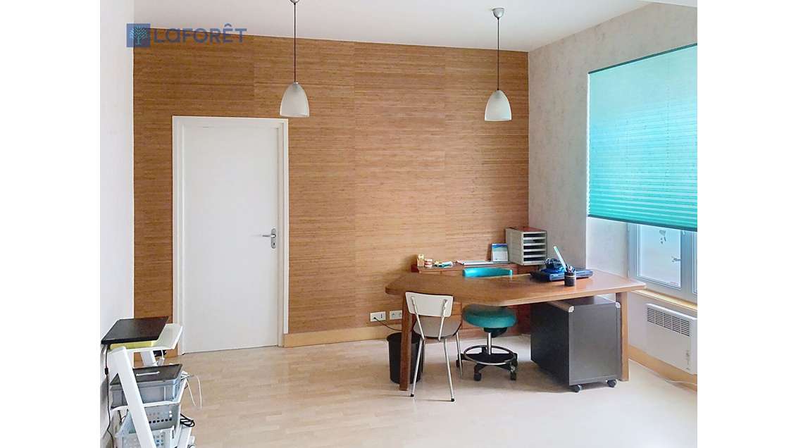 Loue bureaux 70m² au 1er étage à Lorient Merville