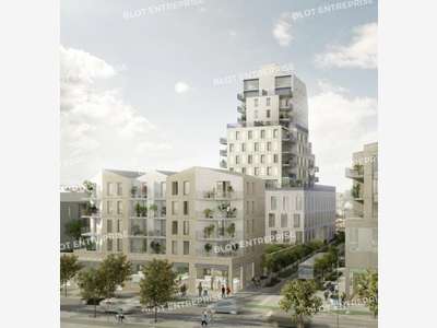 A louer local commercial 618m² à Lorient centre 