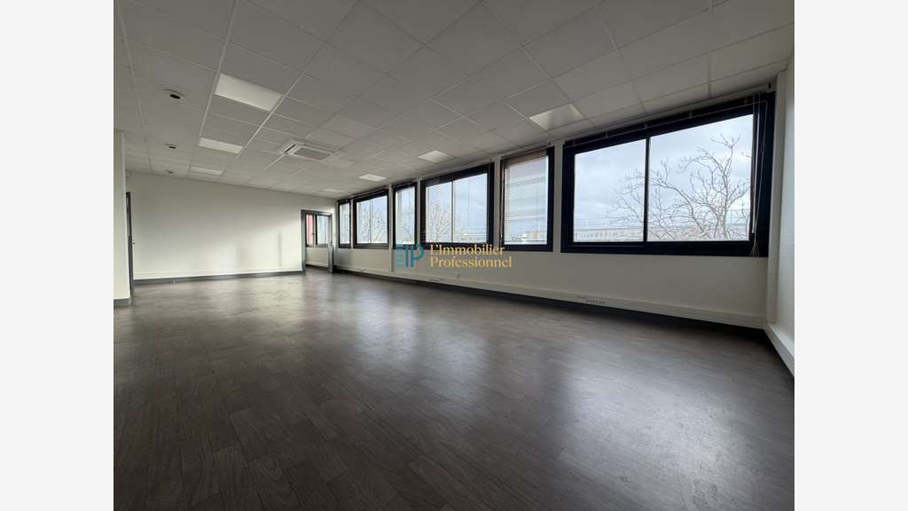 A louer bureaux 70m² R+1 à Lanester ZA de Kerpont