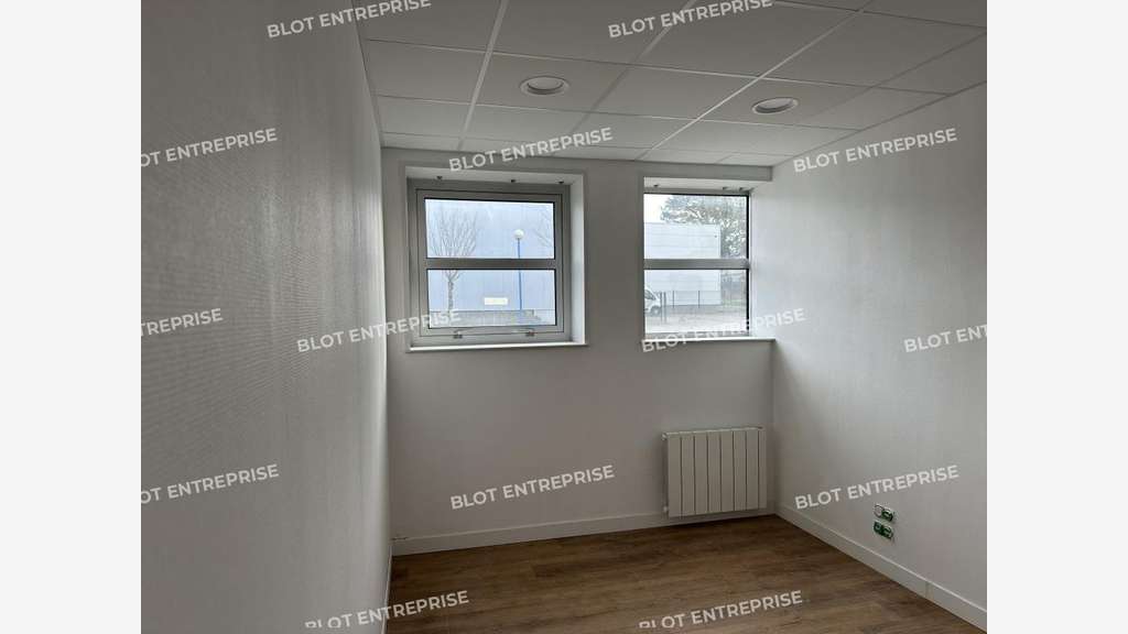 A louer bureaux 130m² parc activités Lorient Nord