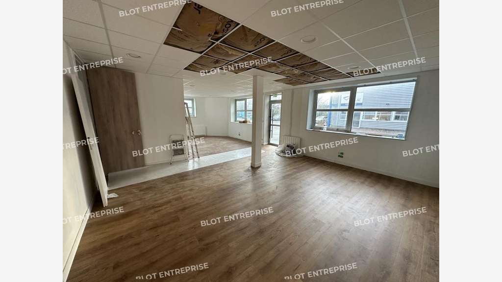 A louer bureaux 130m² parc activités Lorient Nord