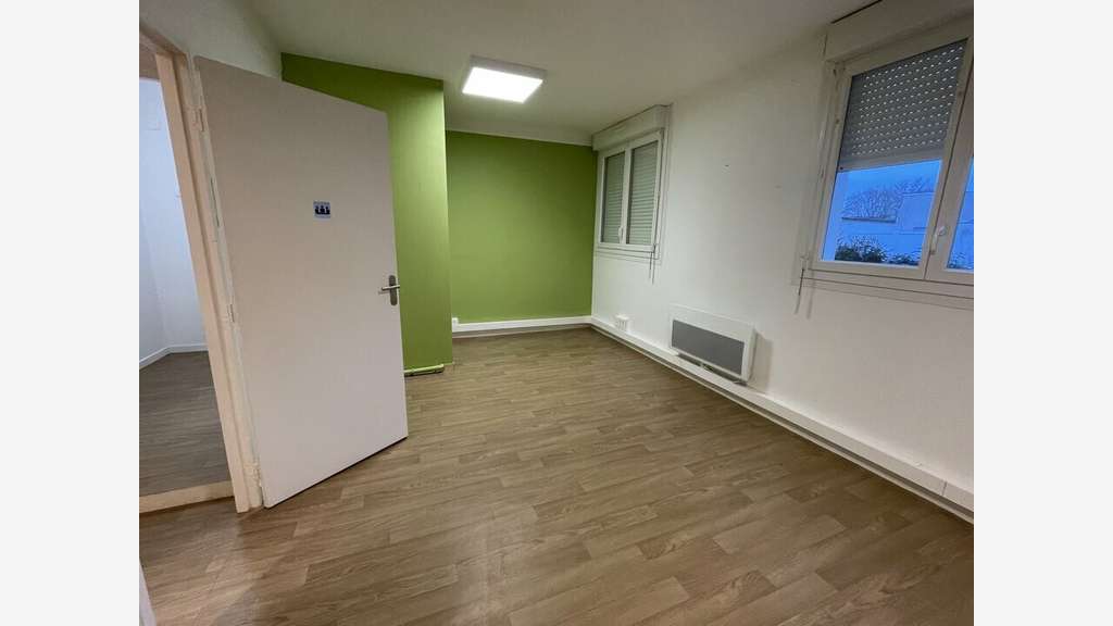 A louer local 94m² professions libérales à Lorient