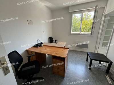 A louer bureaux lumineux 80m² empl N°1 à Lorient