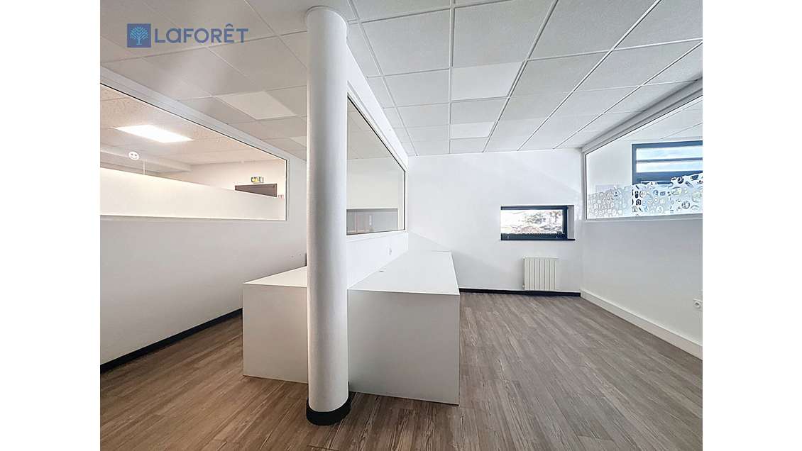 A louer bureaux de 113m²en RDC à Lorient 