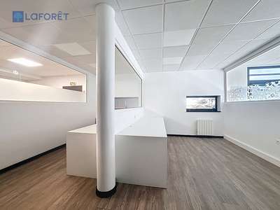 A louer bureaux de 113m²en RDC à Lorient 