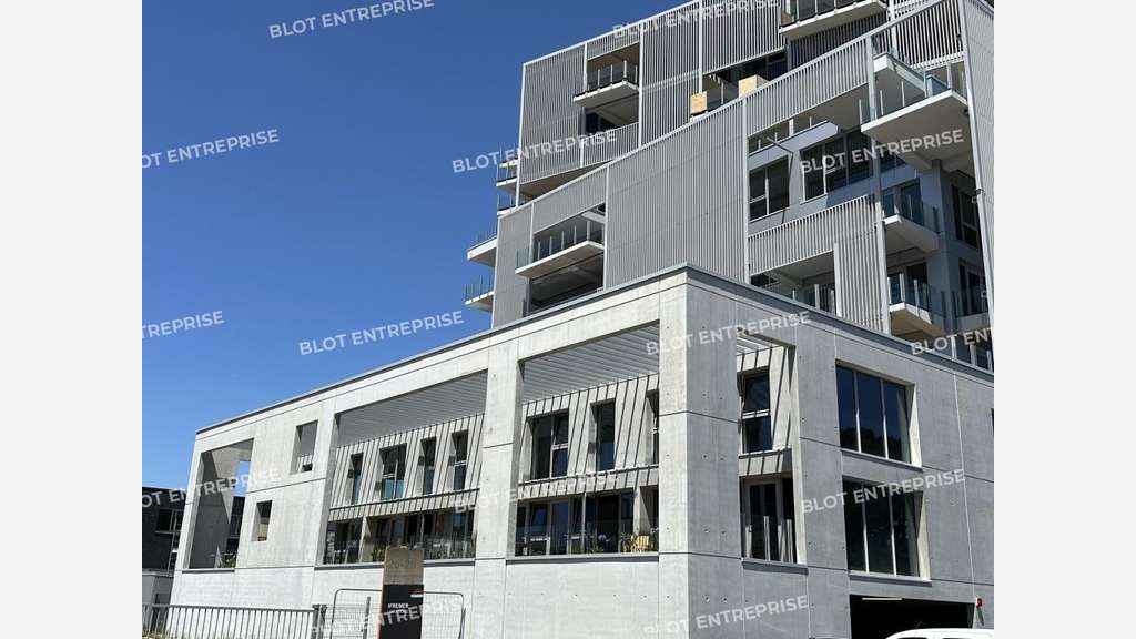 A louer bureaux neufs de 178m² à Lorient la Base
