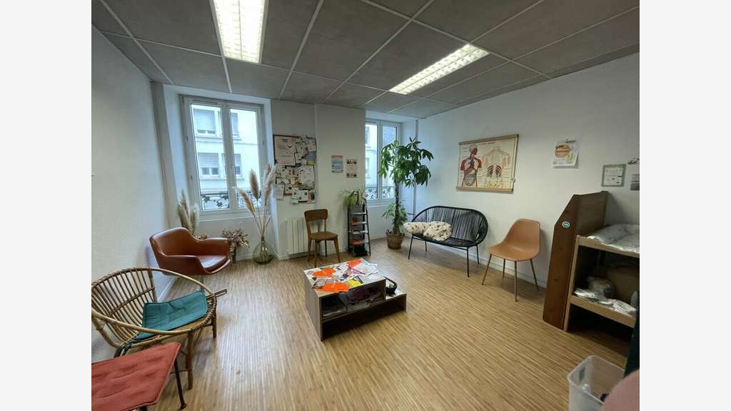 Bureaux 112m² R+1 à louer à Lorient