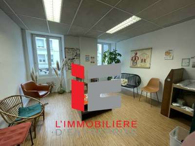 Bureaux 112m² R+1 à louer à Lorient