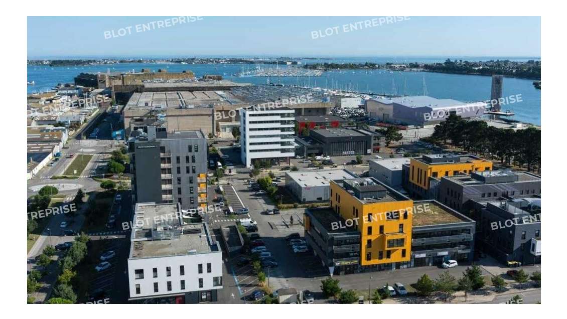 A louer bureaux 135m² à Lorient La Base