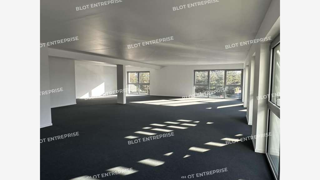 A louer bureaux de 135m² à Lorient la Base