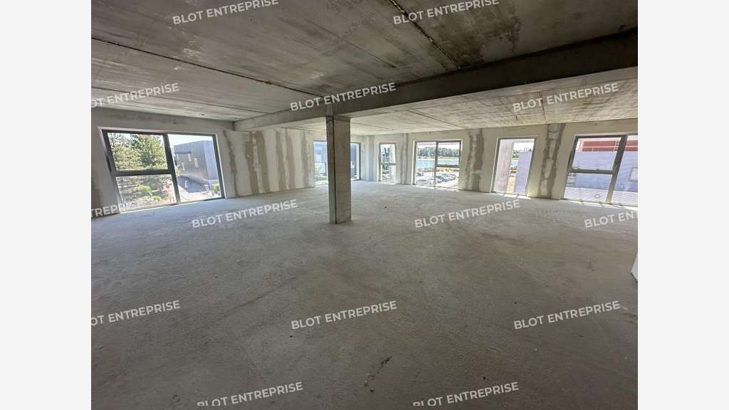 A louer bureaux de 135m² à Lorient la Base