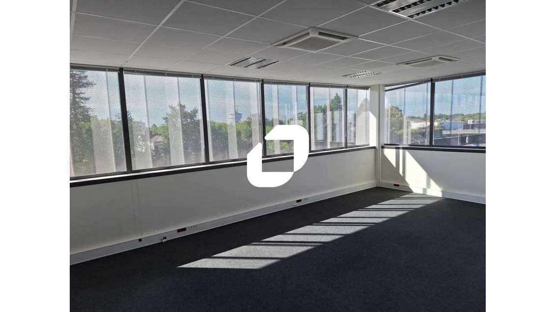 A louer Bureaux 504m² Lormont