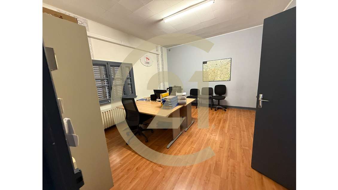 Location local professionnel 55m² à Louhans