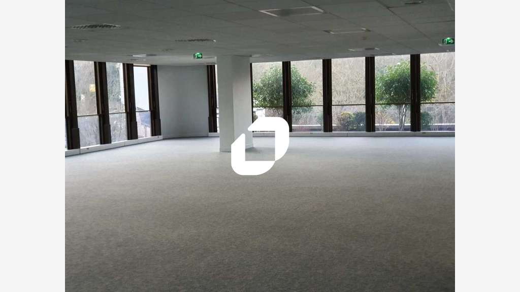 A louer Bureaux 1071m² Louveciennes
