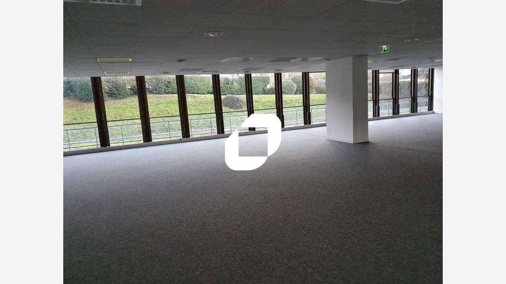 A louer Bureaux 928m² Louveciennes
