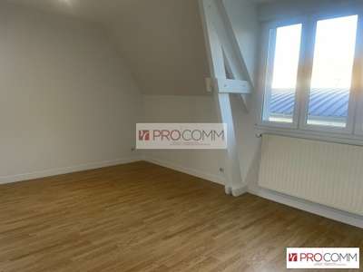 Bureau 13m² R+1 à louer à Luisant 