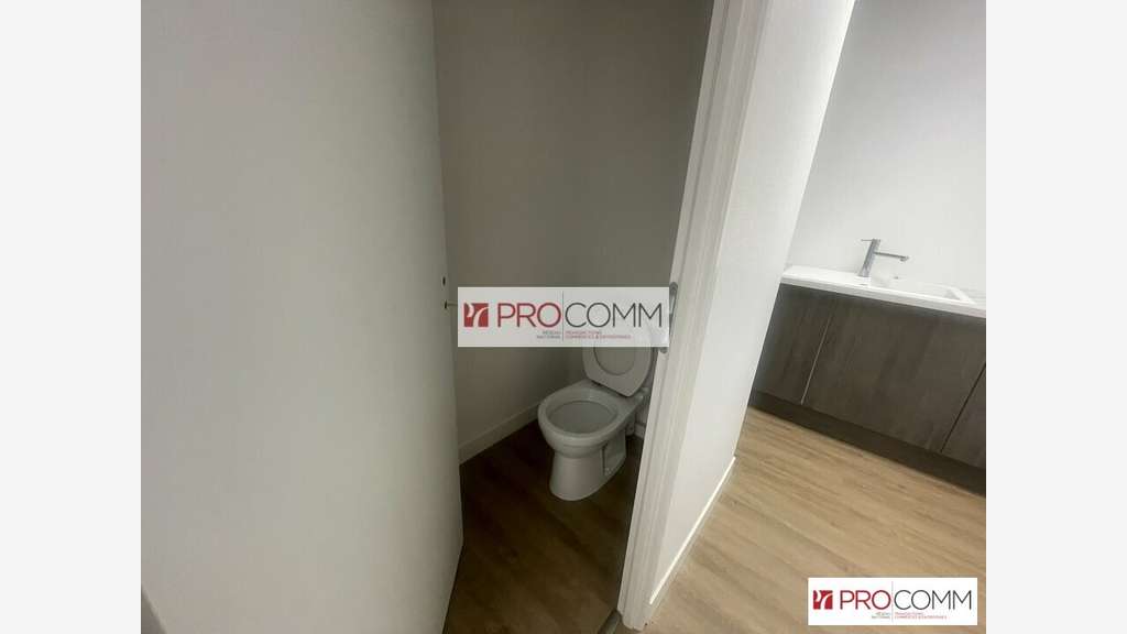 Bureau 18m² R+1 à louer à Luisant