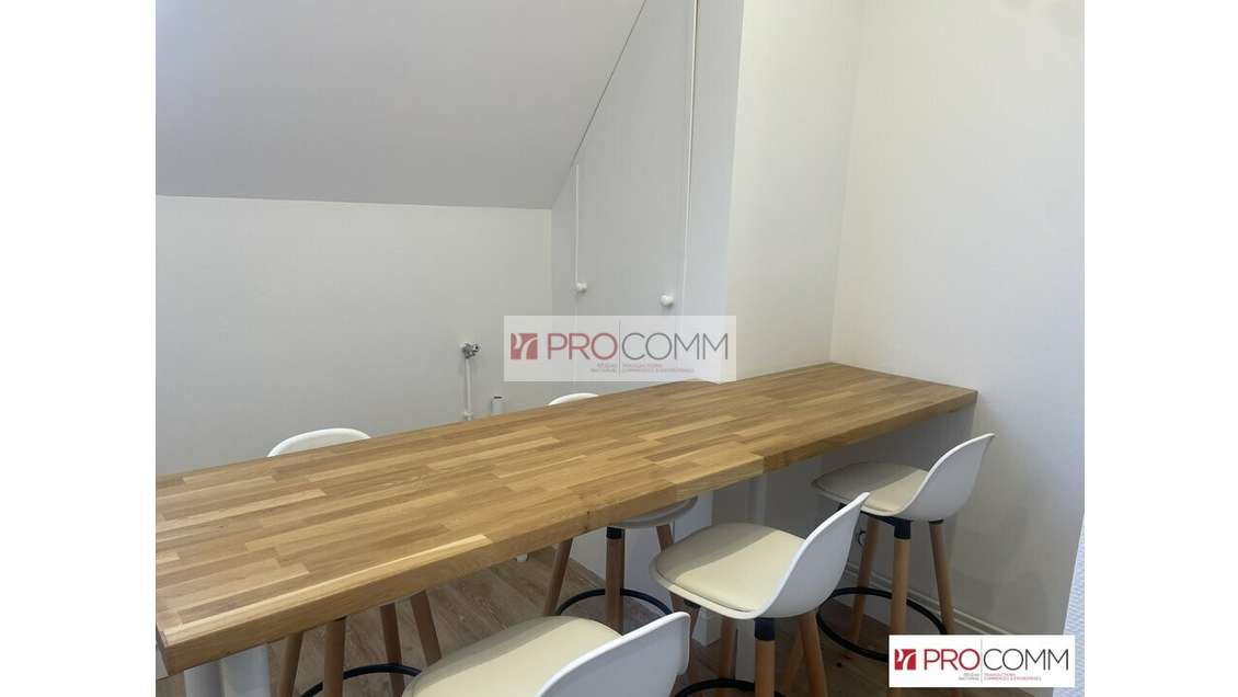 Bureau 12m² R+1 à louer à Luisant 