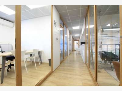 A louer bureau meublé 12m² + parking privé Lunel