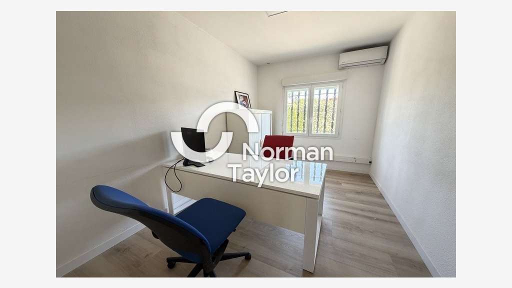 Bureaux aménagés 200m² à louer à Lunel