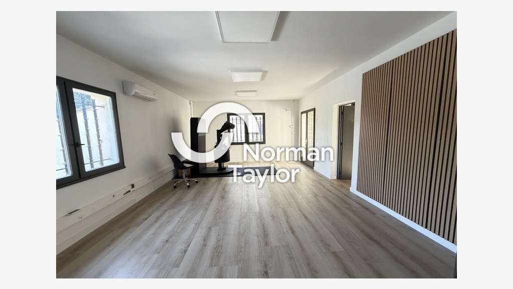 Bureaux aménagés 200m² à louer à Lunel