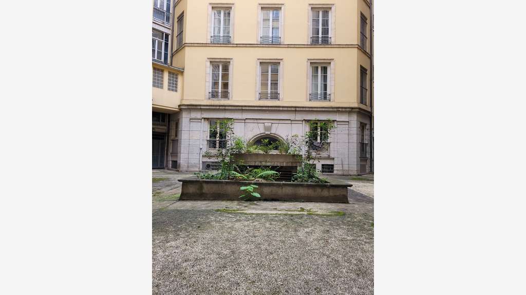 A louer bureau de 89m² en RDC à Lyon 69001 Opera
