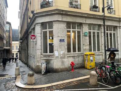 Bureaux lumineux en angle 143m² à louer Lyon 1er