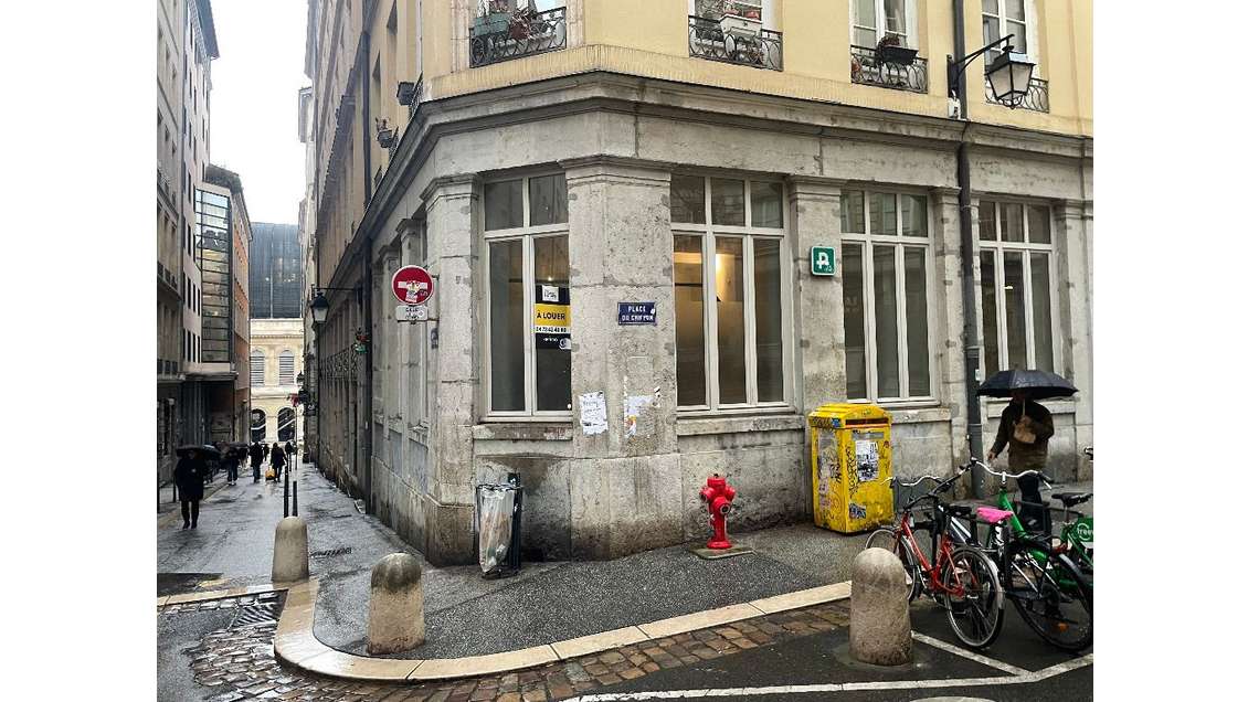 Bureaux lumineux en angle 143m² à louer Lyon 1er