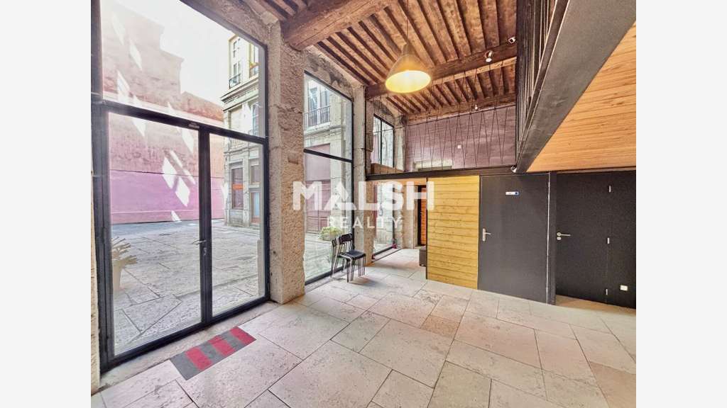 Loue bureaux de 180 et 54m² à Lyon 69001