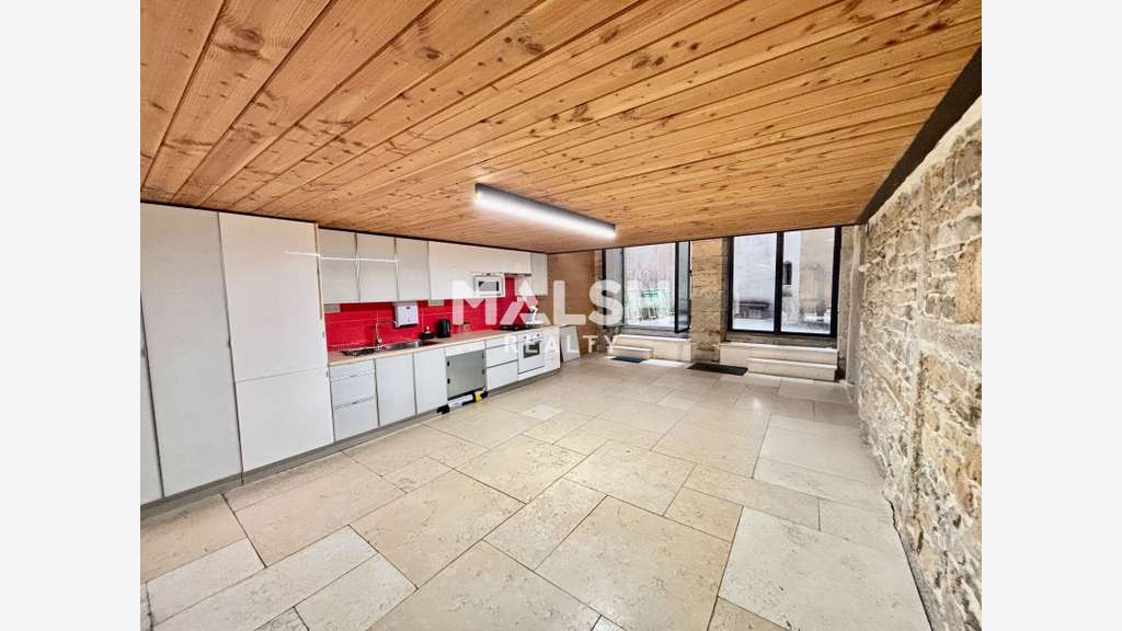 Loue bureaux de 180 et 54m² à Lyon 69001