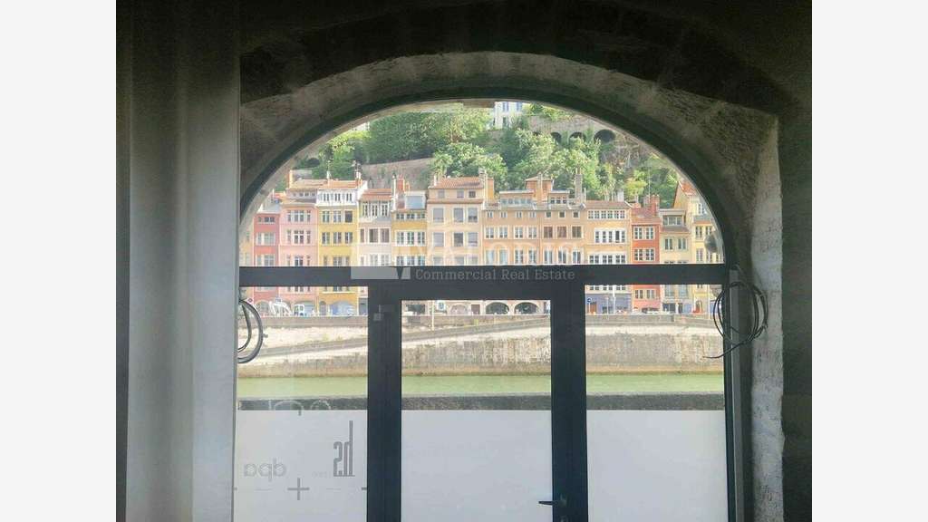 Location bureaux lumineux de 129m² à Lyon 69001