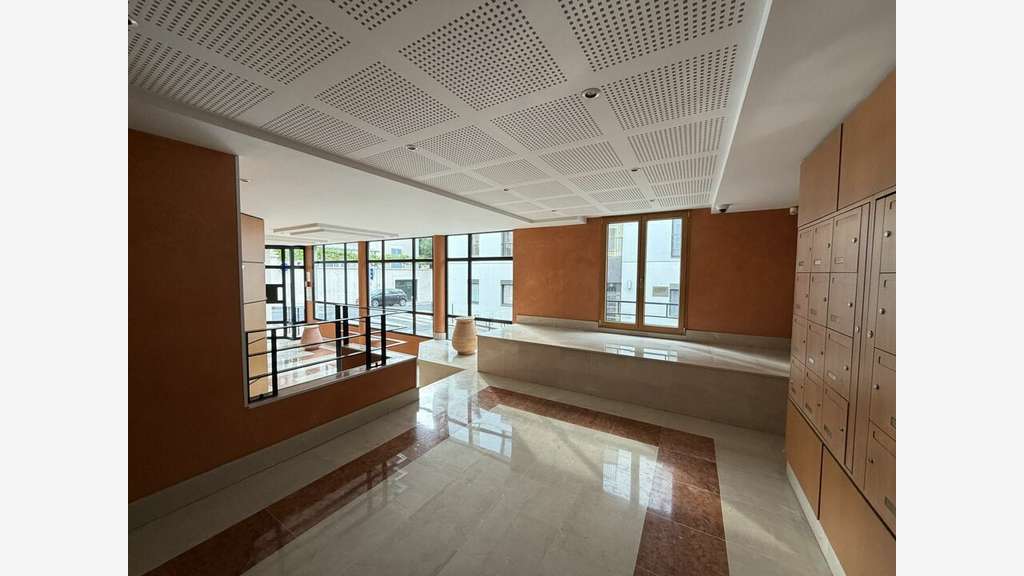 Bureaux de 73m² à louer en RDC à Lyon 69001