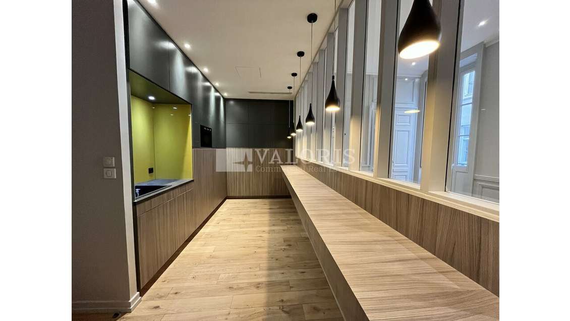 LYON 1ER - BUREAUX à louer