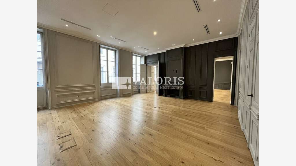 Bureaux 155m² à louer Lyon 1er métro Croix-Paquet