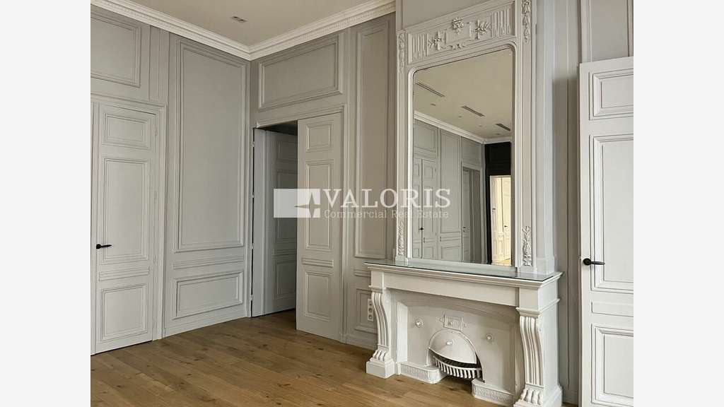 Bureaux 155m² à louer Lyon 1er métro Croix-Paquet