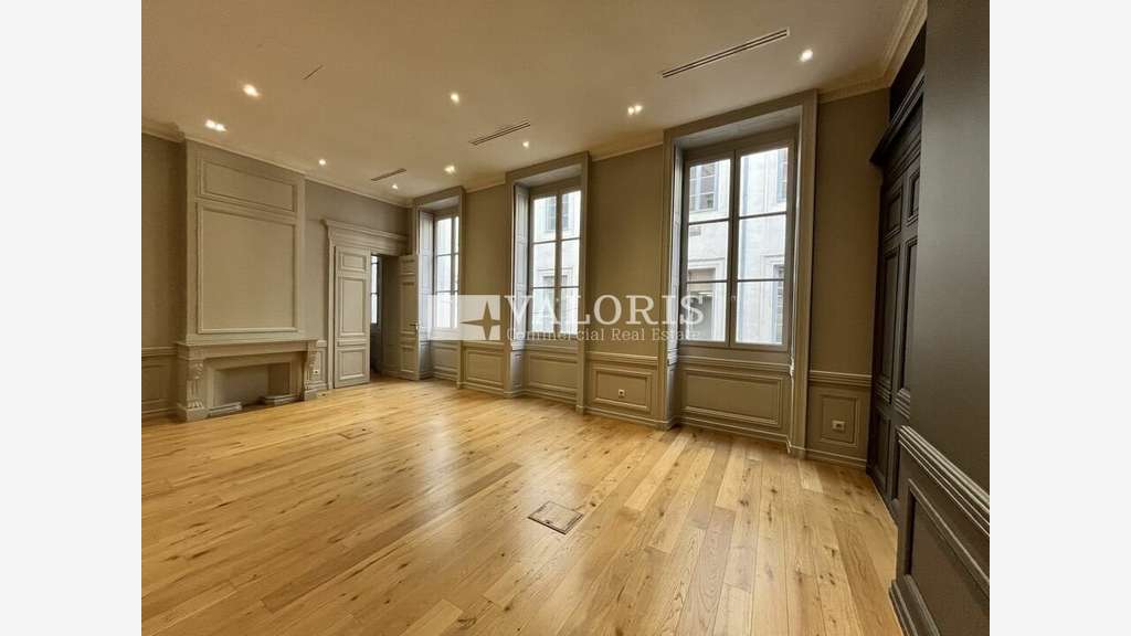Bureaux 155m² à louer Lyon 1er métro Croix-Paquet
