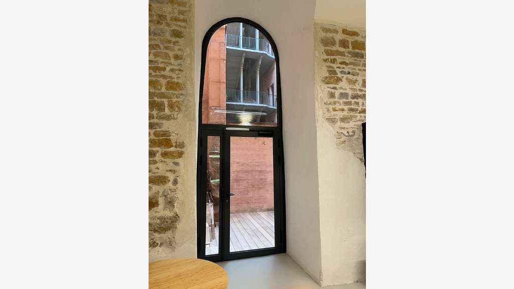 Local 220m² avec terrasse de 60m² Lyon 1er
