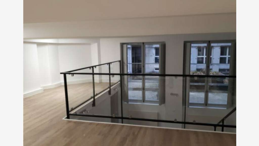 LYON 1er - BUREAUX à louer
