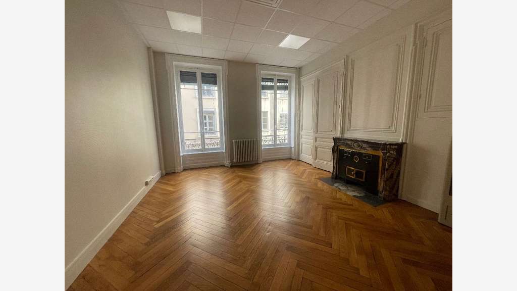 Rare bureaux rénovés de 400m² à louer Lyon 2e