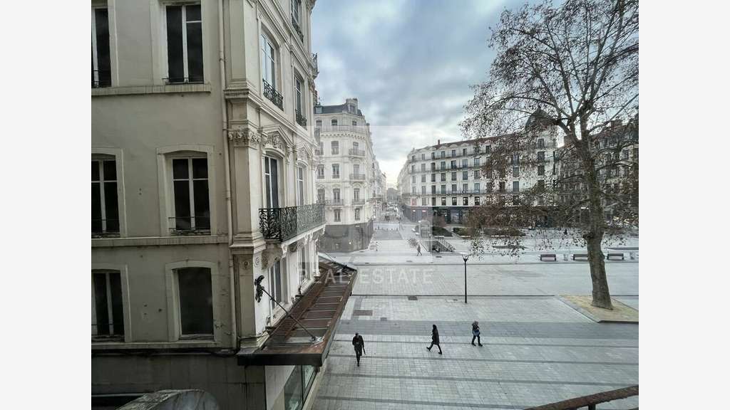 A louer bureaux lumineux 400m² Lyon Presqu'île