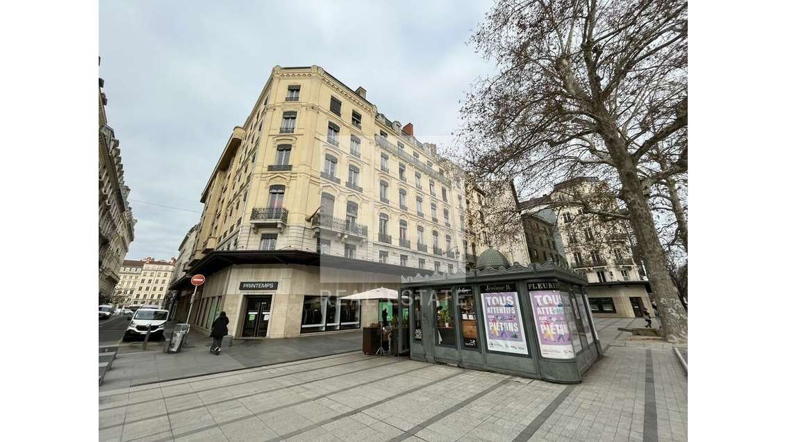A louer bureaux lumineux 400m² Lyon Presqu'île