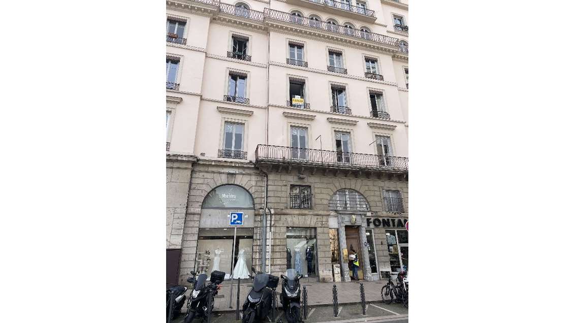 Bureau de 113m² à louer Lyon 2 place des Jacobins